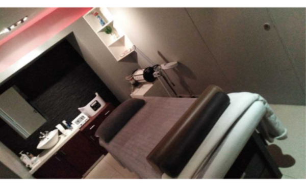 A luxurious top to toe pamper package for 2 people - Image 2