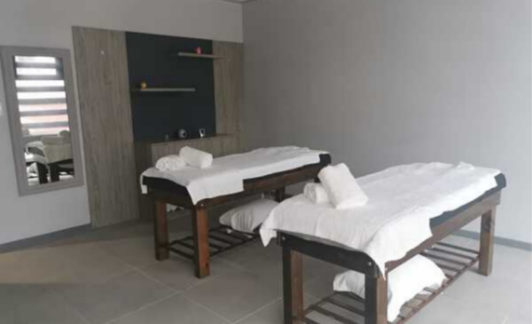 A pamper package for you and a partner - Image 2