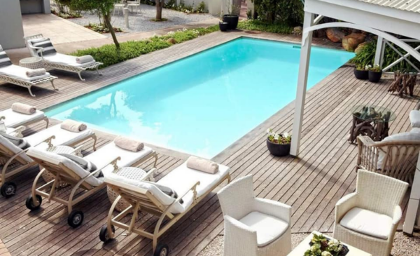 A 2-night stay in Knysna (and a free bottle of wine!)