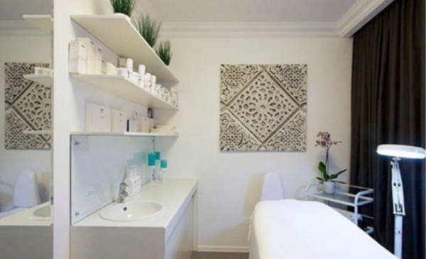 A divine pamper package with your bestie - Image 2