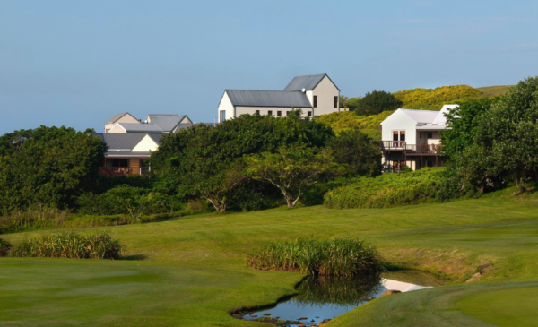An overnight stay near a prestigious golf course - Image 7