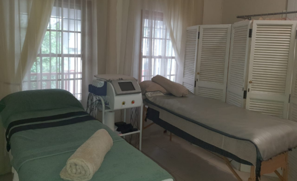 A microneedling session and radio frequency treatment - Image 2