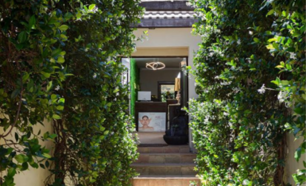 A 90 minute head to toe massage package for 2 - Image 4