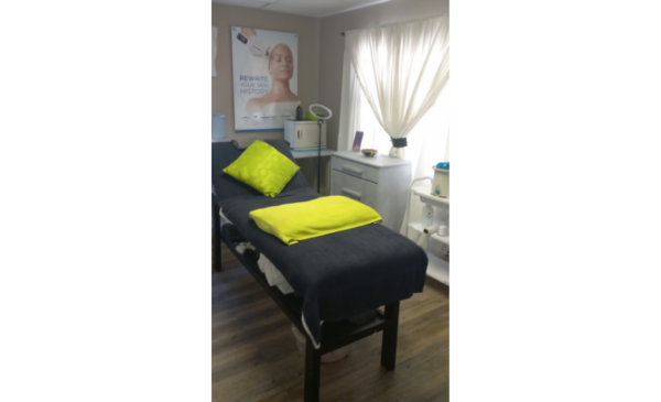 Regenerate your skin with a microneedling session and alginate mask - Image 3