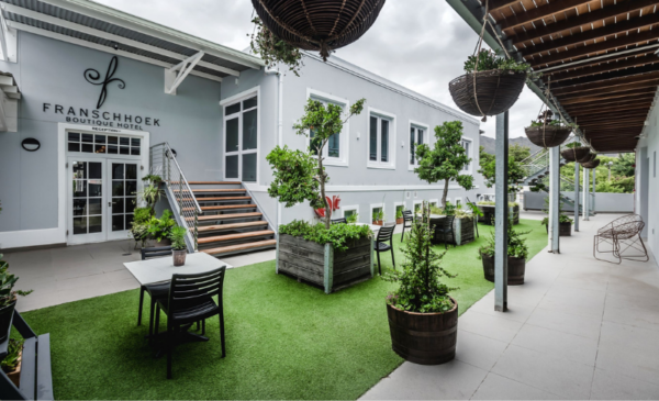 Opulent midweek B&B lodging for 2 - Image 3