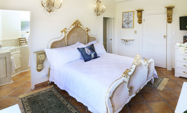 A 2 night B&B stay for 2 in one of South Africa’s most beloved tourist destinations - Image 9
