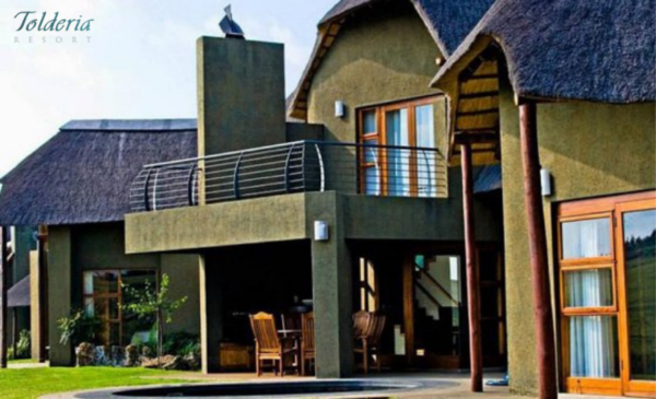 An overnight midweek stay for up to six people in a luxury self-catering unit 