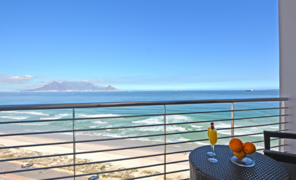 Enjoy a 1 night stay for 2 people with an exquisite view of Robben Island
