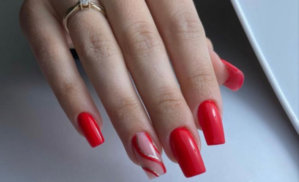 Get an affordable manicure and pedicure with gel - Image 3