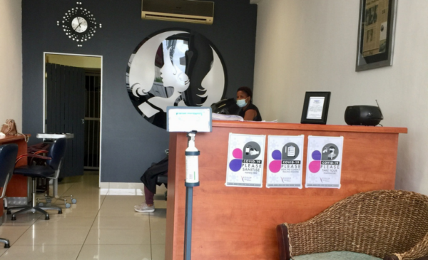Get an affordable manicure and pedicure with gel - Image 6
