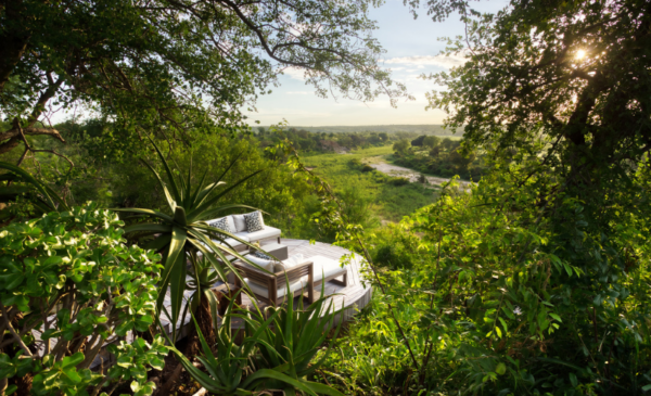A luxurious 2 night stay in the African bush - Image 4