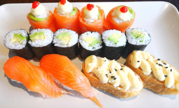 A 30 piece sushi platter for 2 - Image 2