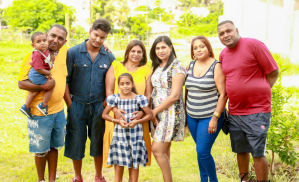 A 60 minute photoshoot for up to 5 people - Image 3