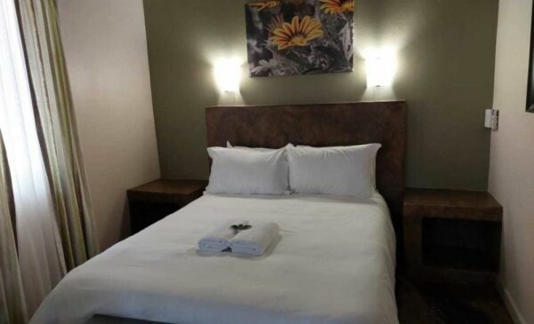 Spend 2 nights on the banks of the Sabie River - Image 9