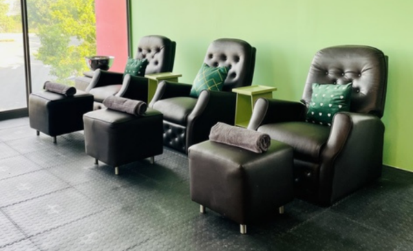 Treat yourself to a fresh set of gel nails or toes - Image 5