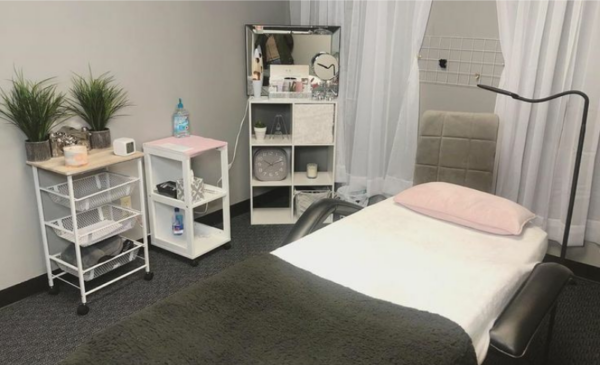 Destress with an aromatherapy full body massage for 2 people - Image 2