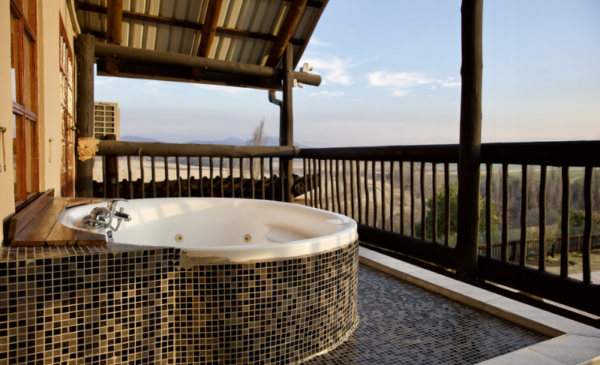 Explore the Drakensberg with a 2 night stay for 14 people at  Riverbend Berg Lodge - Image 5