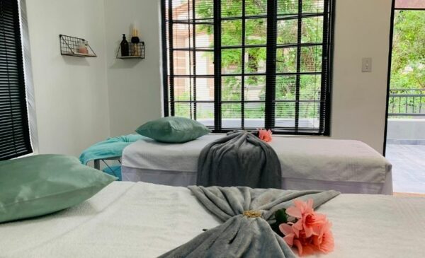 Enjoy spa spoils with a friend or partner for 2 hours - Image 3