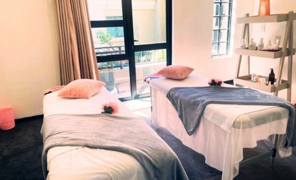 Enjoy spa spoils with a friend or partner for 2 hours - Image 5