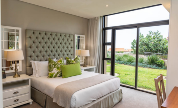 Enjoy a mid-week stay for 2 on the Dolphin Coast in a self-catering suite - Image 2