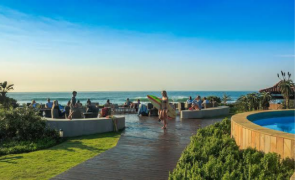 Enjoy a mid-week stay for 2 on the Dolphin Coast in a self-catering suite - Image 3