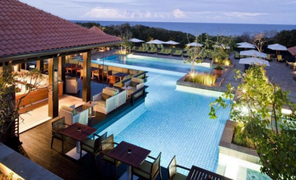 Enjoy a mid-week stay for 2 on the Dolphin Coast in a self-catering suite - Image 4