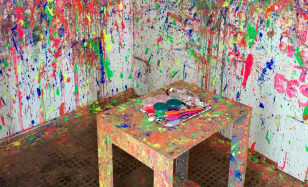 Get rid of your stress in a fun way by smashing and splashing - Image 7