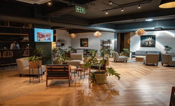 An inner-city stay with continental breakfast served - Image 5