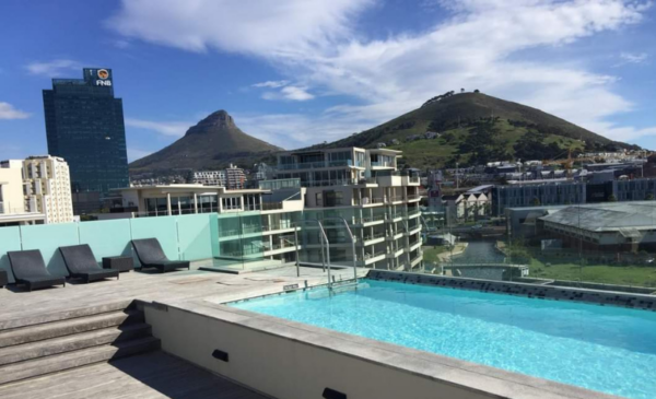 A 2 night stay self-catering stay for two in a Harbour Bridge apartment