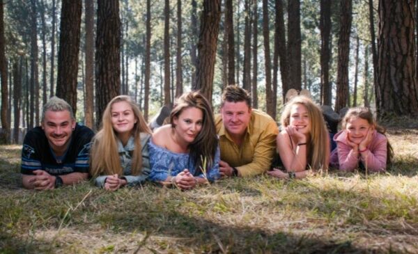 A 30 minute forest-themed photoshoot for up to 5 people - Image 5