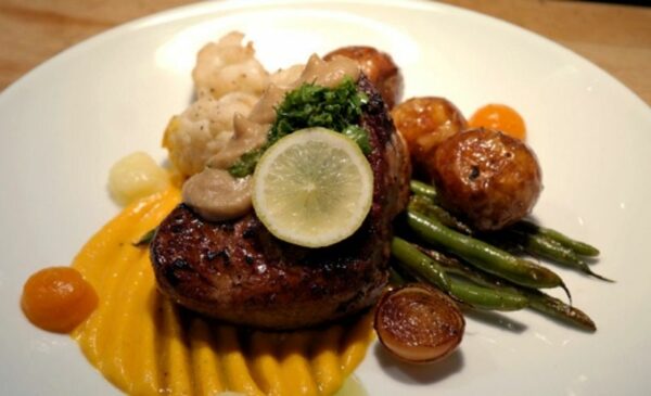 Enjoy a spectacular 4-course meal for 2 people - Image 3