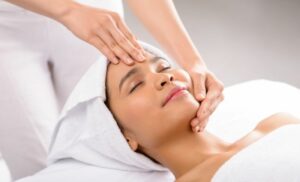 A 60 minute de-stress pamper package from chanice and chicks