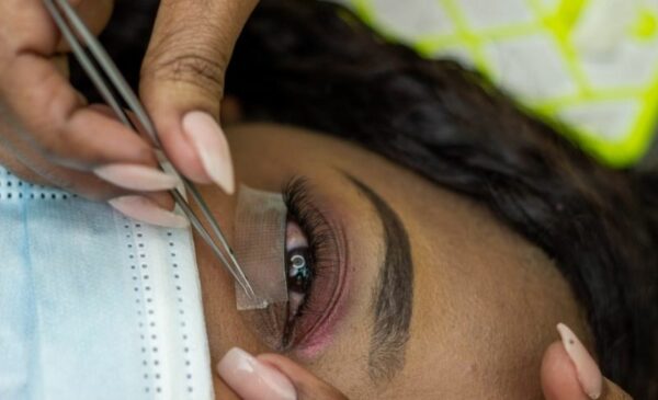 Get a full set of individual eyelashes done at a huge discount - Image 3
