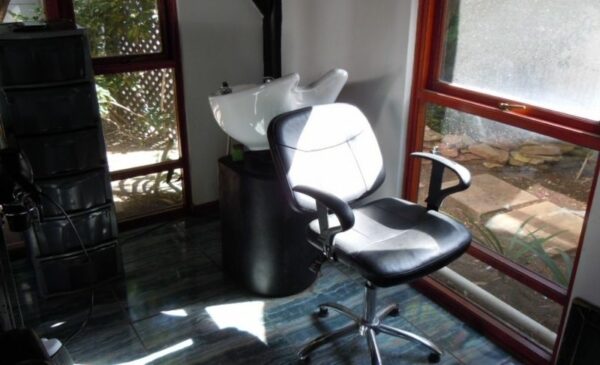 Be a cut above the rest with a Brazilian blow wave and more - Image 2
