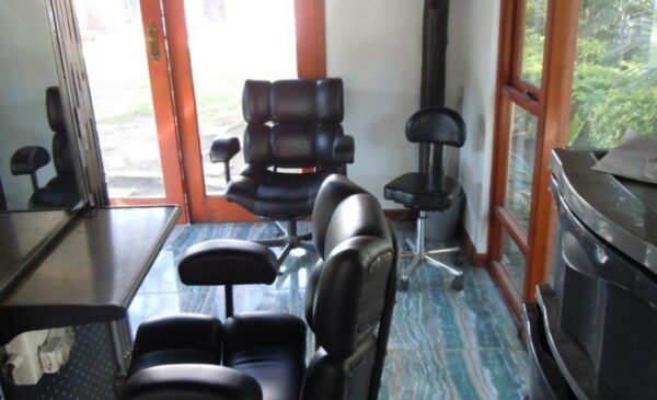 Be a cut above the rest with a Brazilian blow wave and more - Image 4