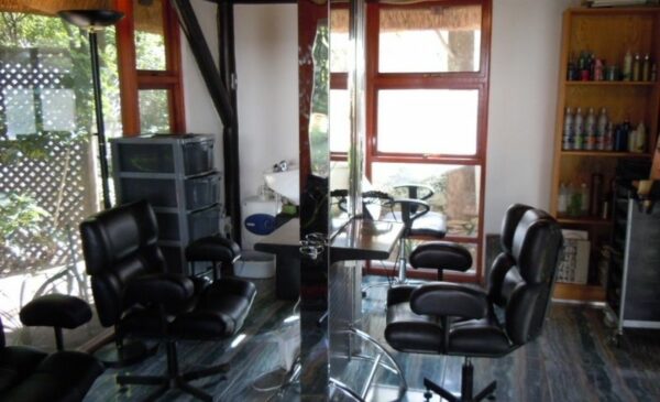 Be a cut above the rest with a Brazilian blow wave and more - Image 5