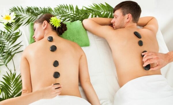 A deluxe head-to-toe treatment package for 2 people