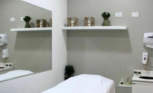 An aloe vera facial and endless massages for 2 - Image 2