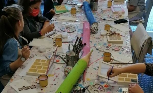 An arts and crafts activity session for 1 child - Image 2