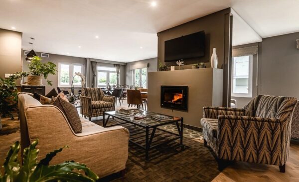 Opulent midweek B&B lodging for 2 - Image 2