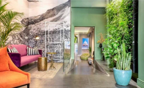 An inner-city stay and more for a lucky couple - Image 6
