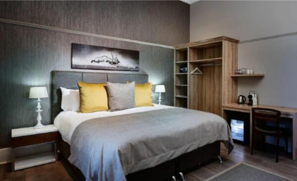 An inner-city stay and more for a lucky couple - Image 8