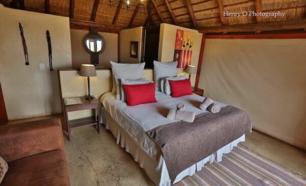 A Romantic 2 Night's Bush Stay for 2 in Dinokeng - Image 2