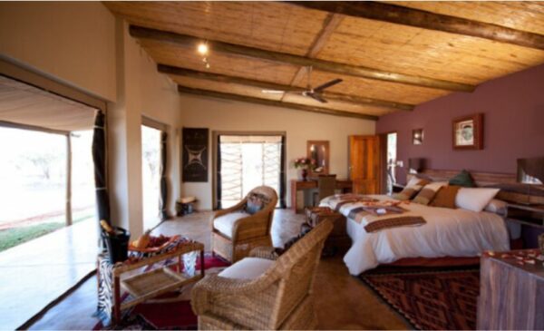 A couples retreat in the Waterberg region - Image 2