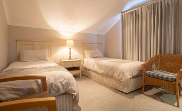 Experience Knysna's beauty with a 1 night stay for 8 people - Image 9