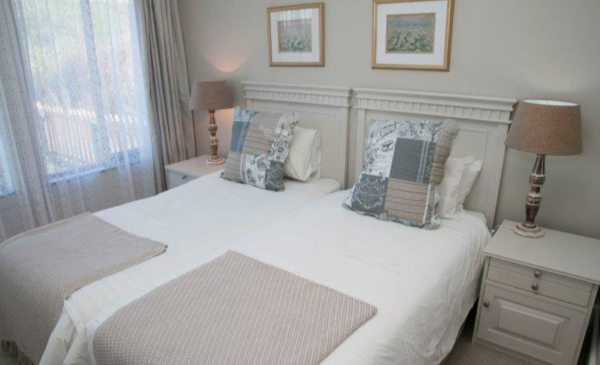 Experience Knysna's beauty with a 1 night stay for 8 people - Image 7