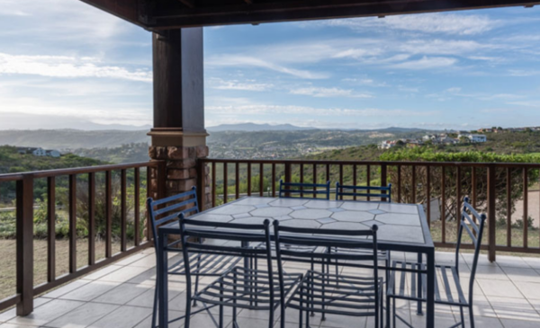 Experience Knysna's beauty with a 1 night stay for 8 people - Image 6