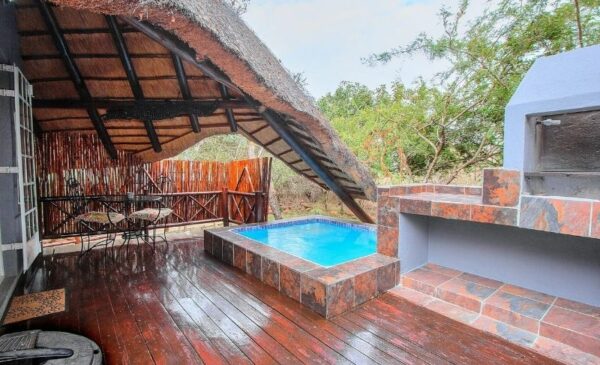 a 2-night safari stayRoyale Marlothi Safari Lodge accommodation 2 people