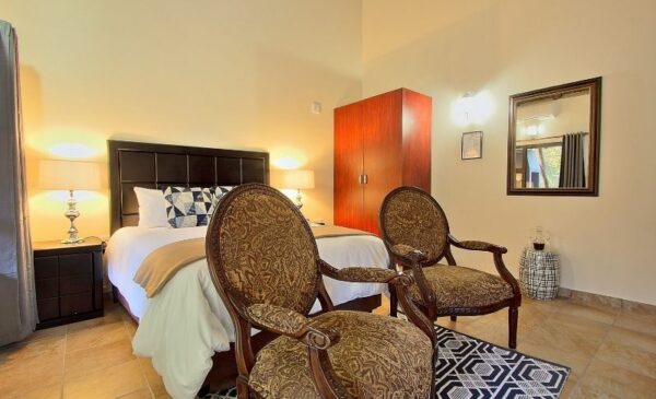 A 2-night safari stay for yourself and a loved one - Image 4