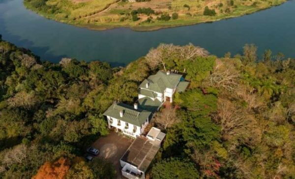 A 1-night stay in Umtentweni at Royston Hall
